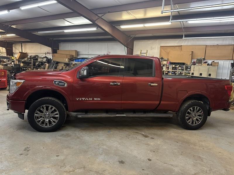 Nissan Titan XD Platinum Reserve Crew Cab 4WD Diesel 2017