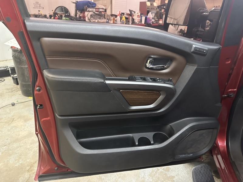 Nissan Titan XD Platinum Reserve Crew Cab 4WD Diesel 2017