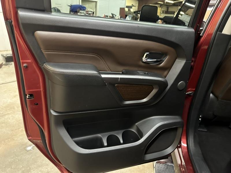 Nissan Titan XD Platinum Reserve Crew Cab 4WD Diesel 2017
