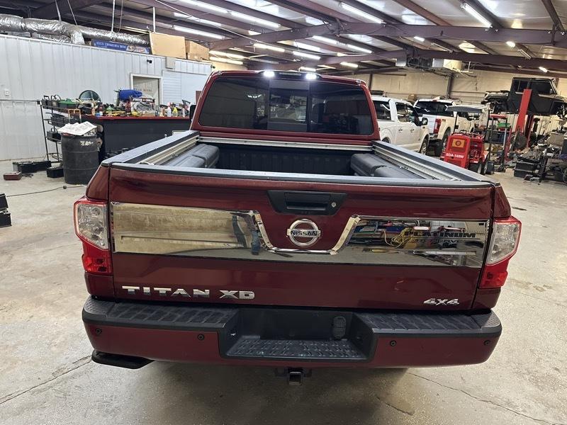 Nissan Titan XD Platinum Reserve Crew Cab 4WD Diesel 2017
