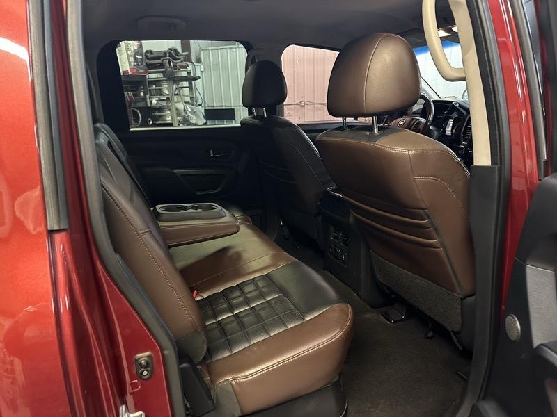 Nissan Titan XD Platinum Reserve Crew Cab 4WD Diesel 2017
