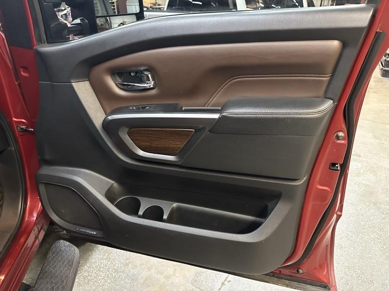 Nissan Titan XD Platinum Reserve Crew Cab 4WD Diesel 2017