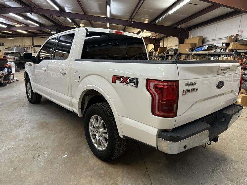 Ford F-150 Lariat SuperCrew Short Box 4WD 2015
