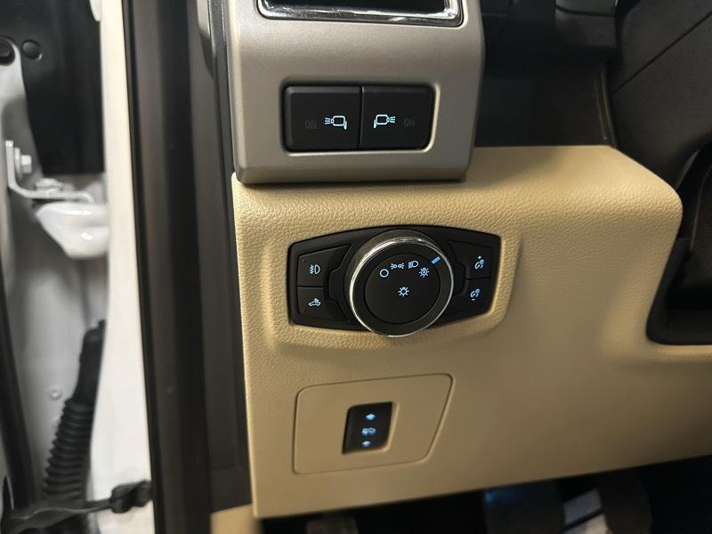 Ford F-150 Lariat SuperCrew Short Box 4WD 2015