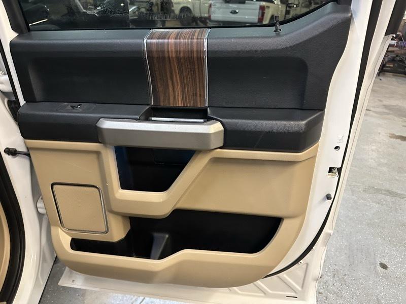 Ford F-150 Lariat SuperCrew Short Box 4WD 2015