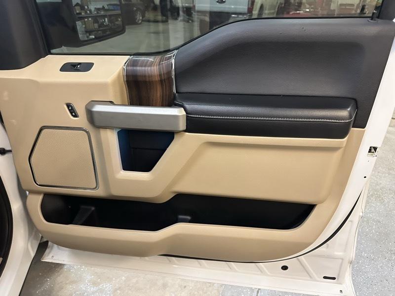 Ford F-150 Lariat SuperCrew Short Box 4WD 2015