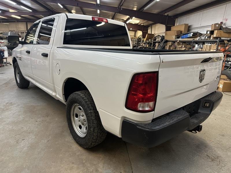 RAM 1500 4WD Crew Cab 140.5" Tradesman 2018