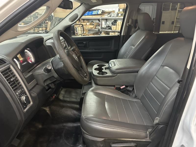 RAM 1500 4WD Crew Cab 140.5" Tradesman 2018