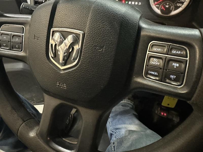 RAM 1500 4WD Crew Cab 140.5" Tradesman 2018