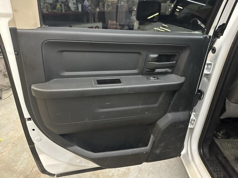RAM 1500 4WD Crew Cab 140.5" Tradesman 2018
