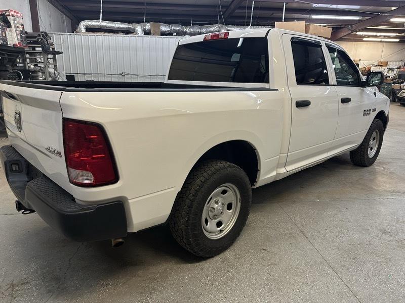 RAM 1500 4WD Crew Cab 140.5" Tradesman 2018