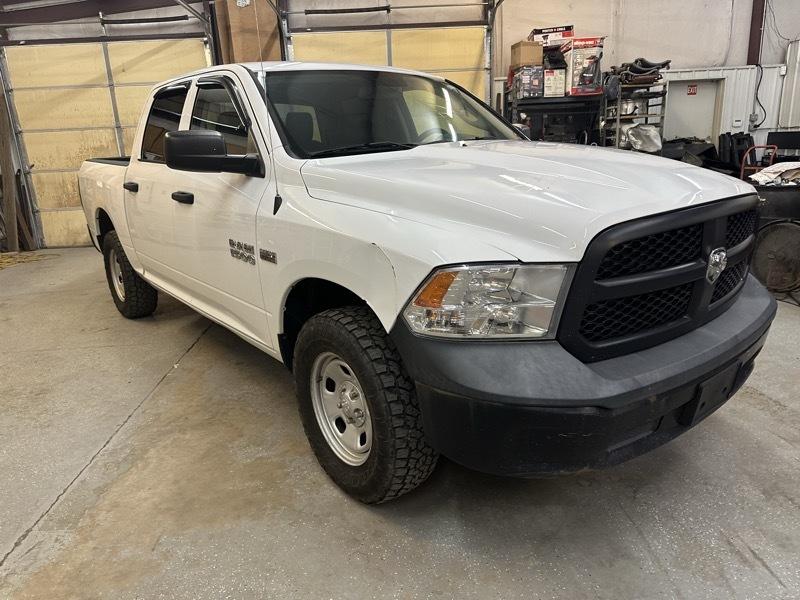 RAM 1500 4WD Crew Cab 140.5" Tradesman 2018