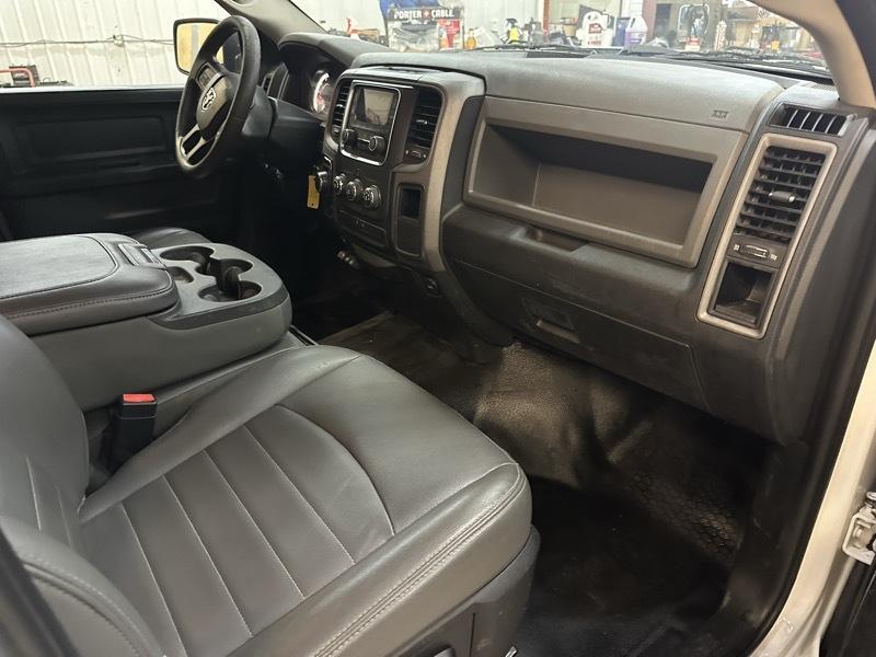 RAM 1500 4WD Crew Cab 140.5" Tradesman 2018