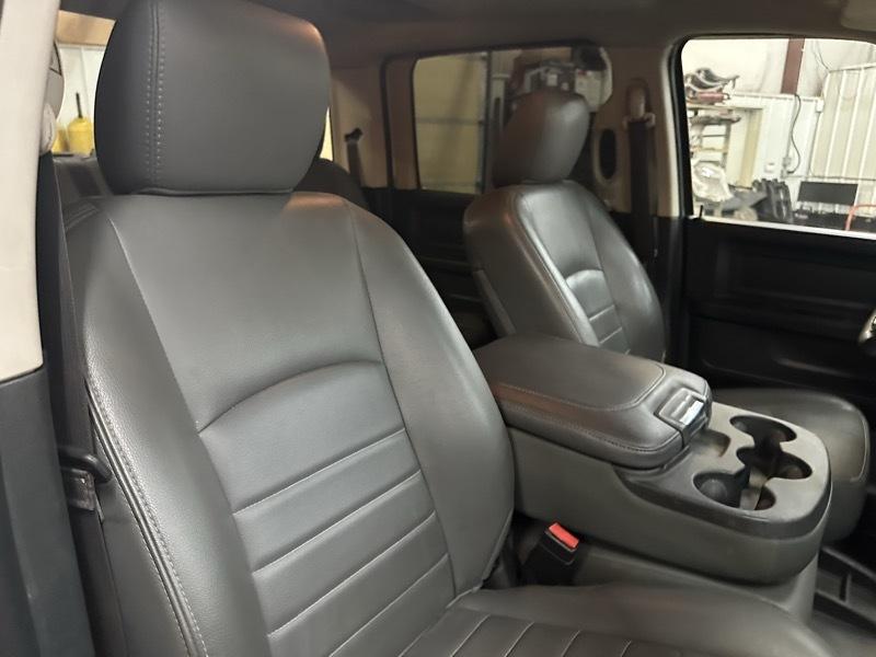 RAM 1500 4WD Crew Cab 140.5" Tradesman 2018