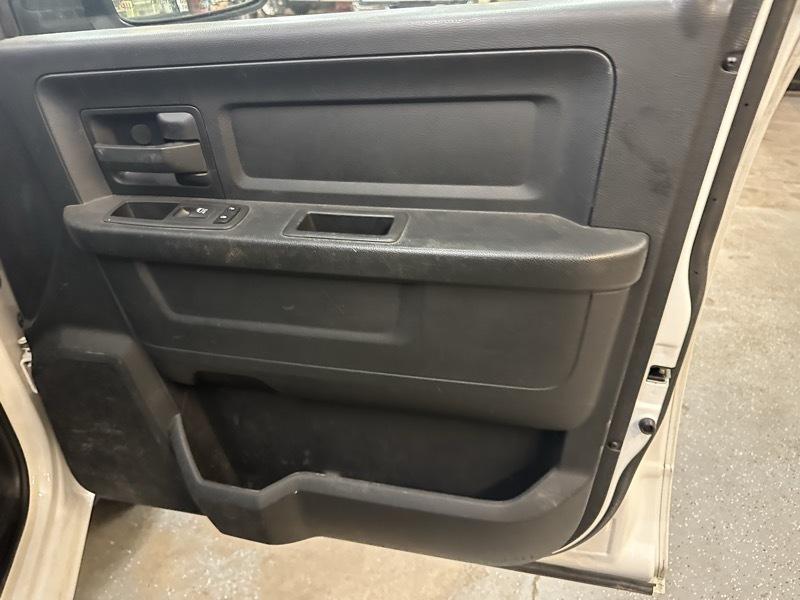 RAM 1500 4WD Crew Cab 140.5" Tradesman 2018