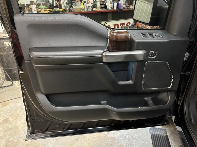 Ford F-150 Platinum 4x4 Short Bed 2016