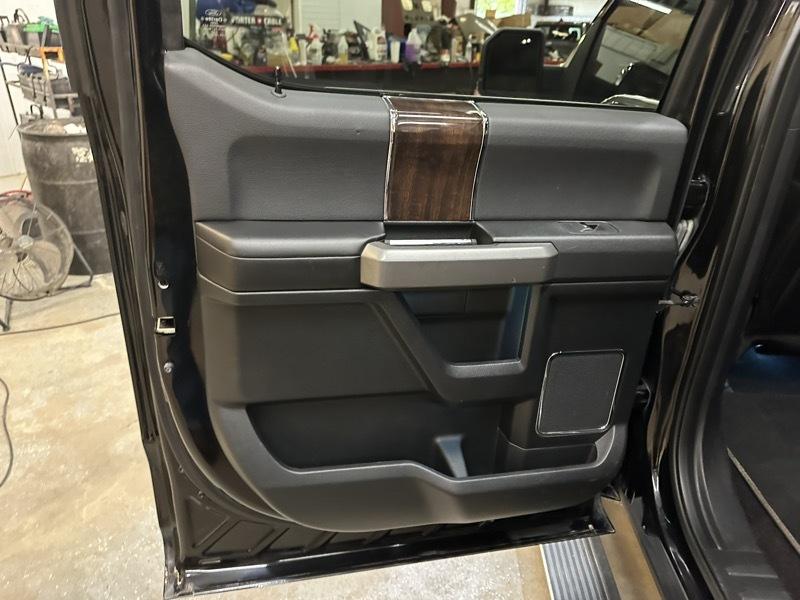 Ford F-150 Platinum 4x4 Short Bed 2016