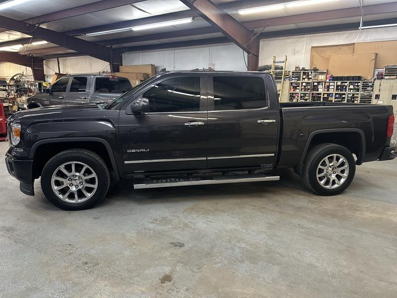 GMC Sierra 1500 Denali Crew Cab Short Box 4WD 2015