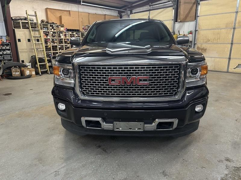 GMC Sierra 1500 Denali Crew Cab Short Box 4WD 2015