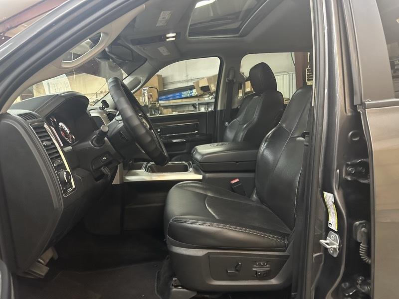 RAM 2500 Laramie Crew Cab SWB 4WD 2016