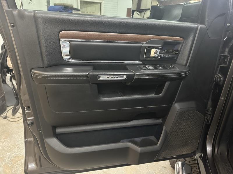 RAM 2500 Laramie Crew Cab SWB 4WD 2016