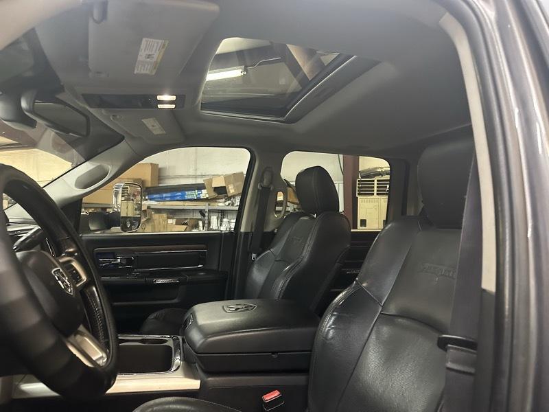 RAM 2500 Laramie Crew Cab SWB 4WD 2016