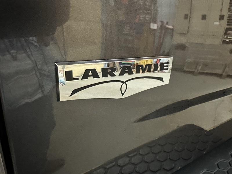 RAM 2500 Laramie Crew Cab SWB 4WD 2016