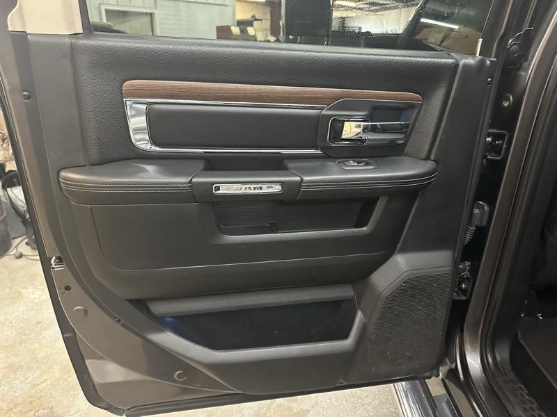 RAM 2500 Laramie Crew Cab SWB 4WD 2016