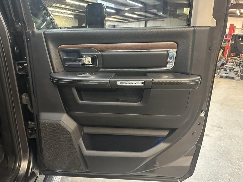 RAM 2500 Laramie Crew Cab SWB 4WD 2016
