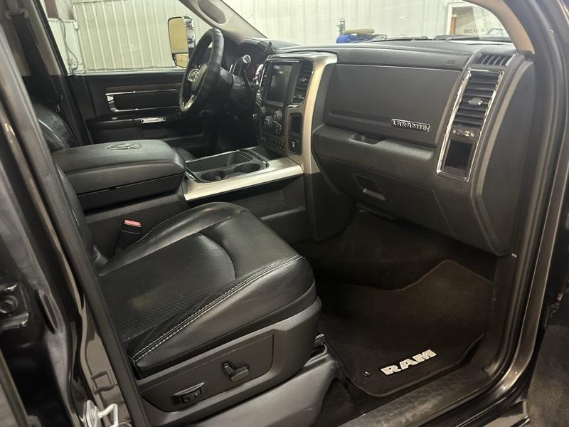 RAM 2500 Laramie Crew Cab SWB 4WD 2016