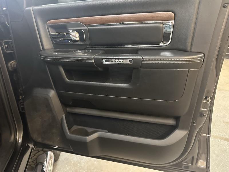 RAM 2500 Laramie Crew Cab SWB 4WD 2016