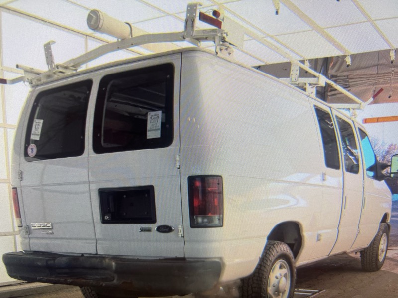 Ford Econoline E-350 Super Duty 2012