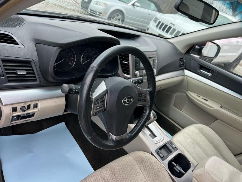 Subaru Outback 2.5i Premium 2012