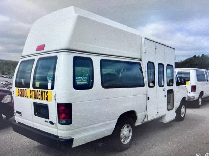 Ford Econoline E-350 Super Duty Extended 2012