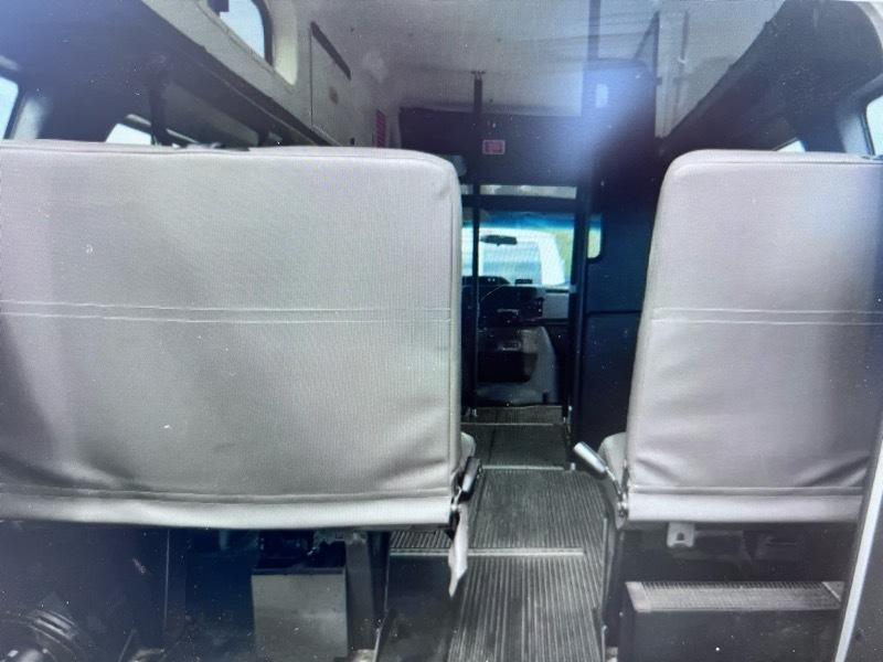 Ford Econoline E-350 Super Duty Extended 2012