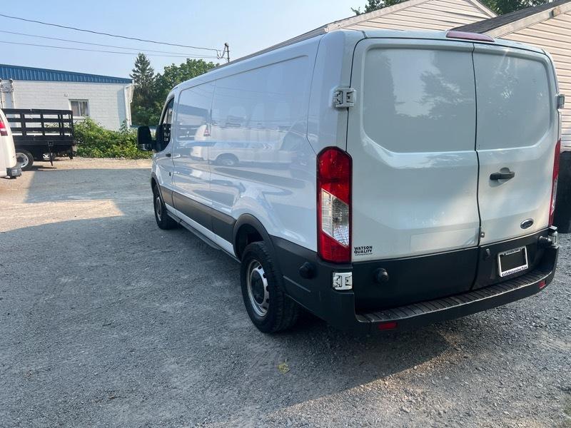 Ford T350 Vans XLT Wagon LR RWD 148 2017