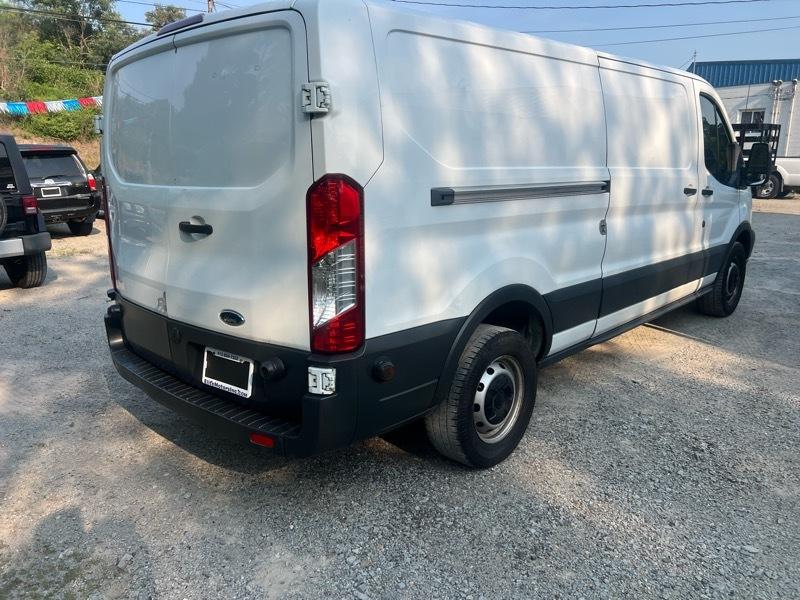 Ford T350 Vans XLT Wagon LR RWD 148 2017