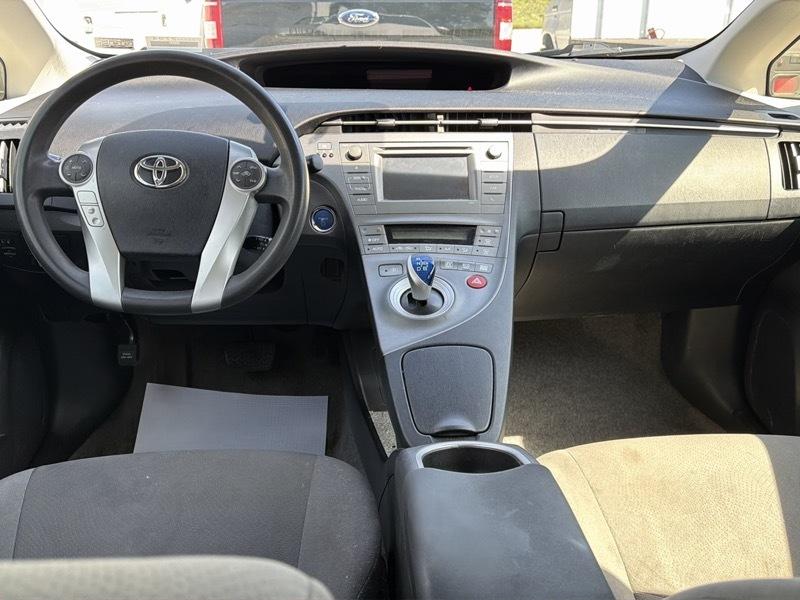 Toyota Prius Prius V 2012