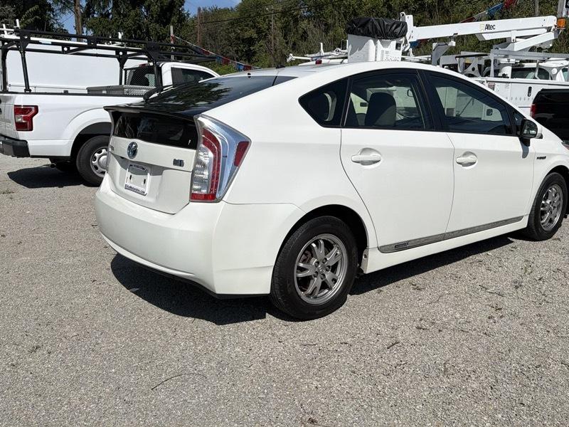 Toyota Prius Prius V 2012