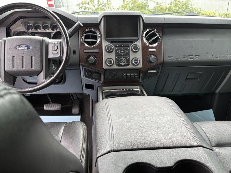Ford F-450 SD Lariat Crew Cab 4WD DRW 2016