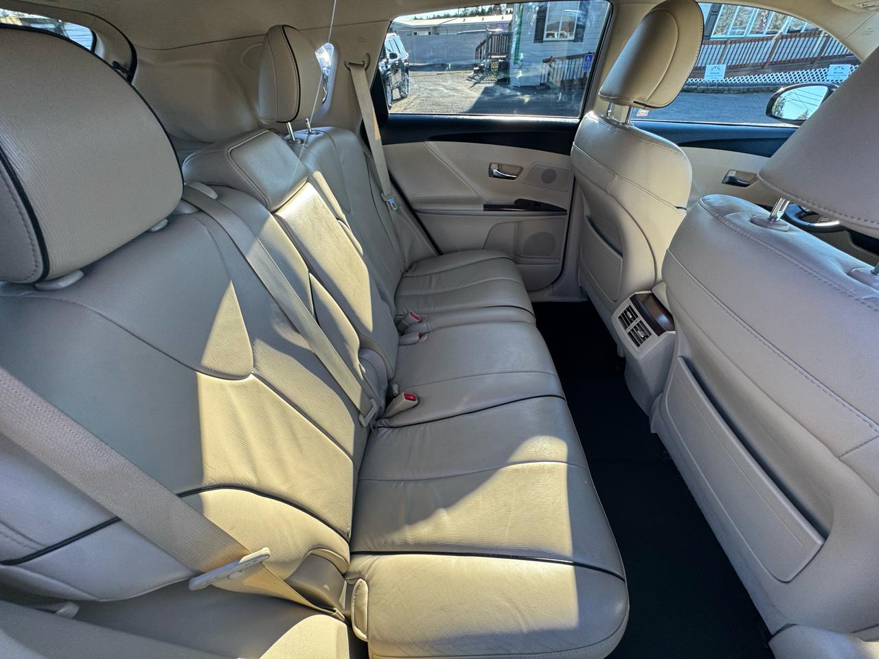 Toyota Venza 4dr Wgn V6 AWD Limited (Natl) 2012