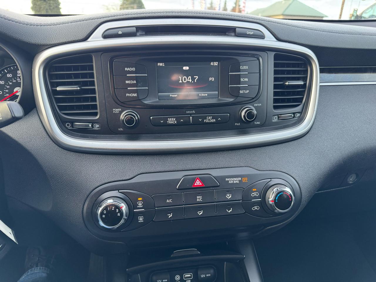 Kia Sorento AWD 4dr 3.3L LX 2016