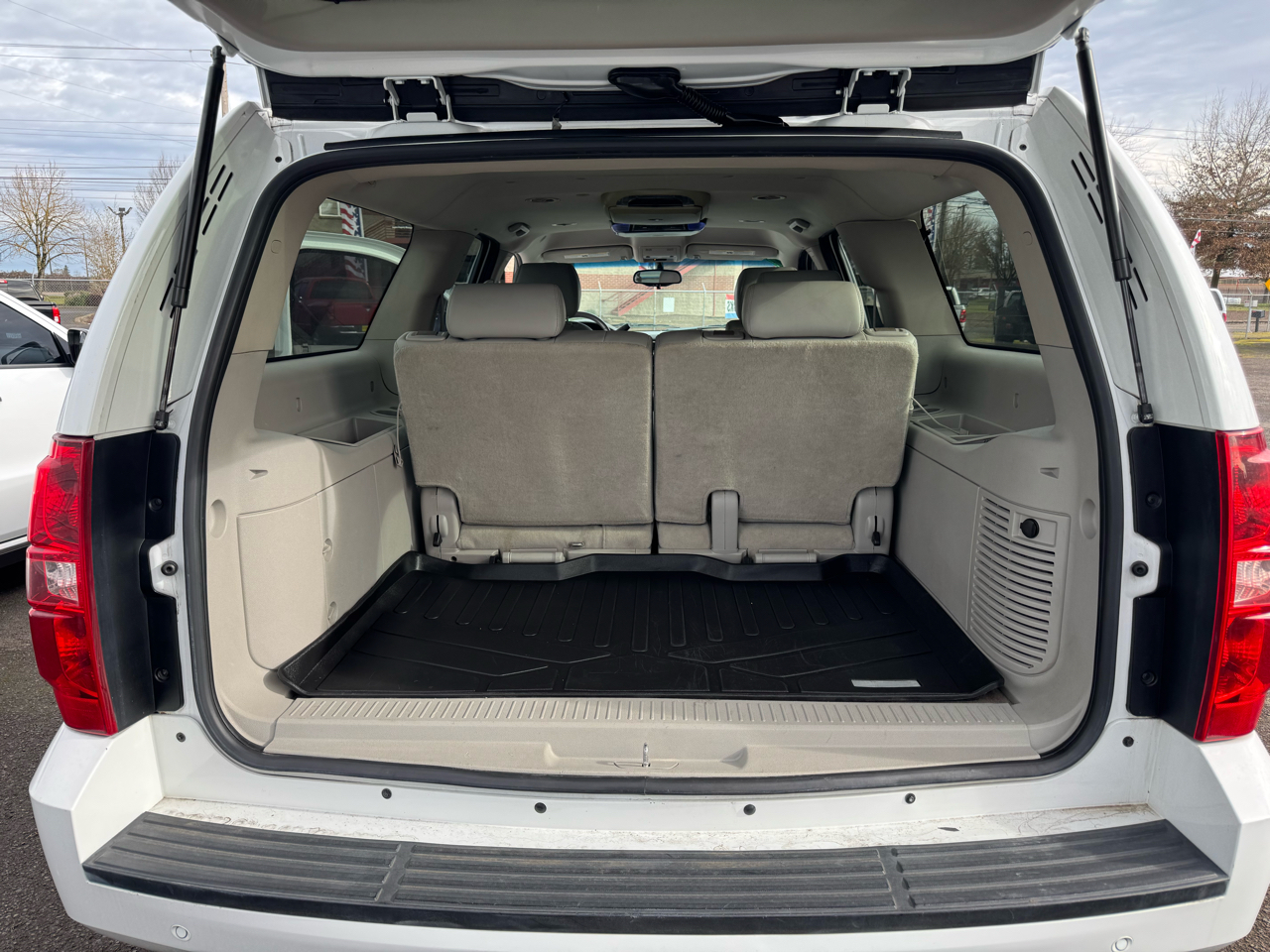 Chevrolet Suburban 4WD 4dr 1500 LT w/2LT 2009