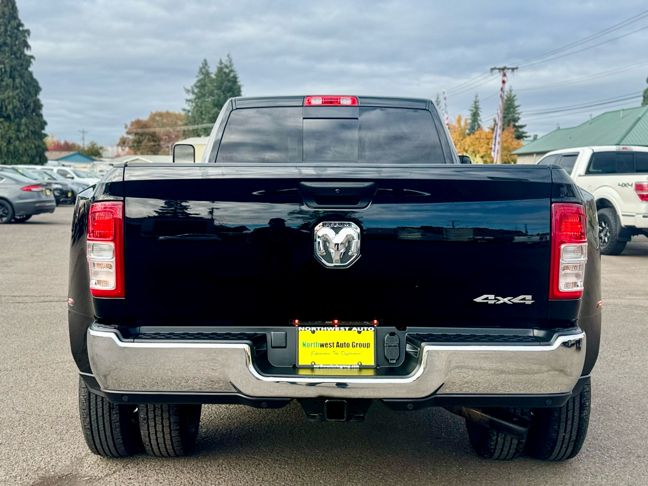 RAM 3500 Tradesman 4x4 Crew Cab 8' Box 2022 RAM 3500 Tradesman 4x4 Crew Cab 8' Box 2022