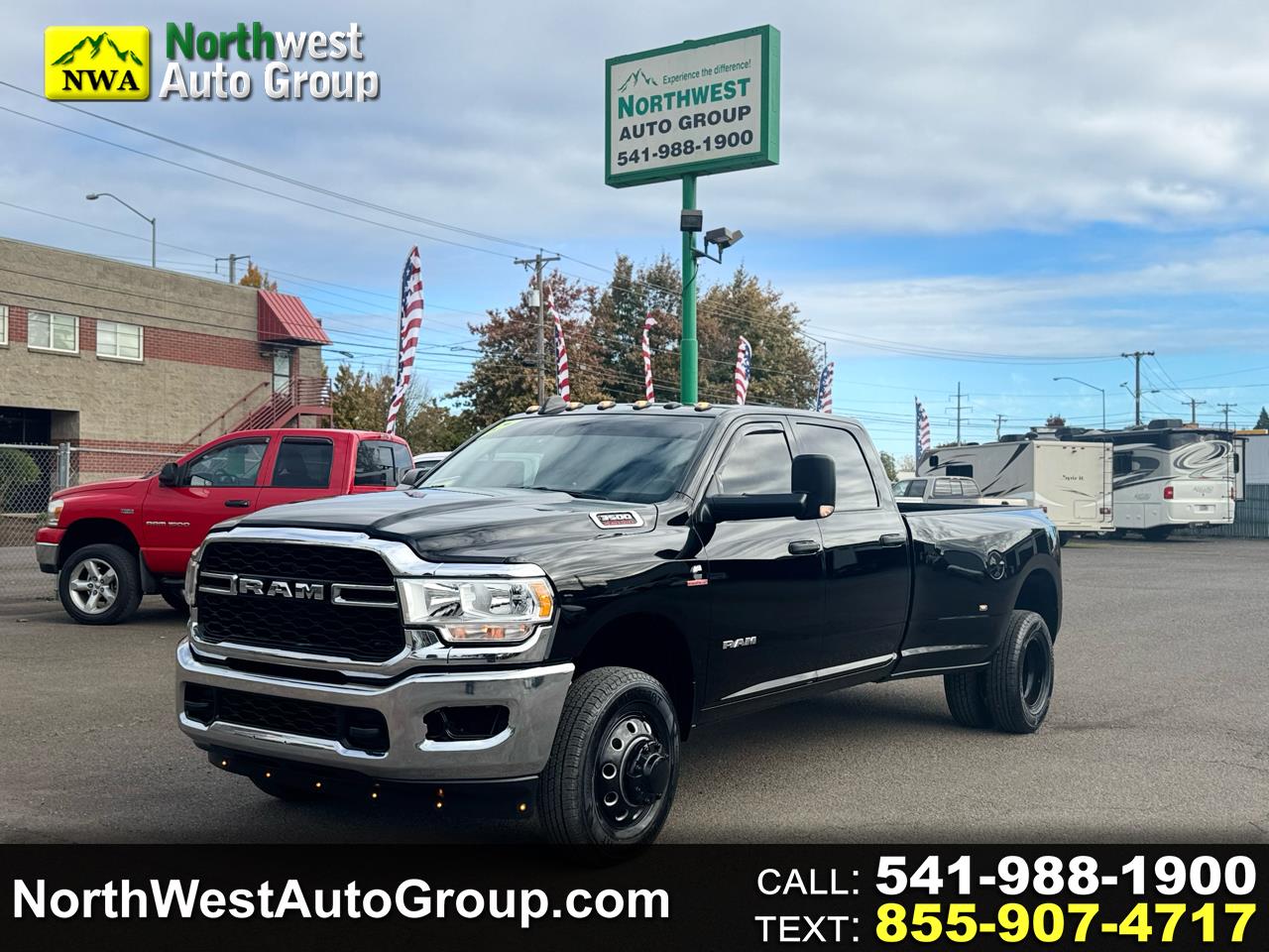2022 RAM 3500 Tradesman 4x4 Crew Cab 8' Box
