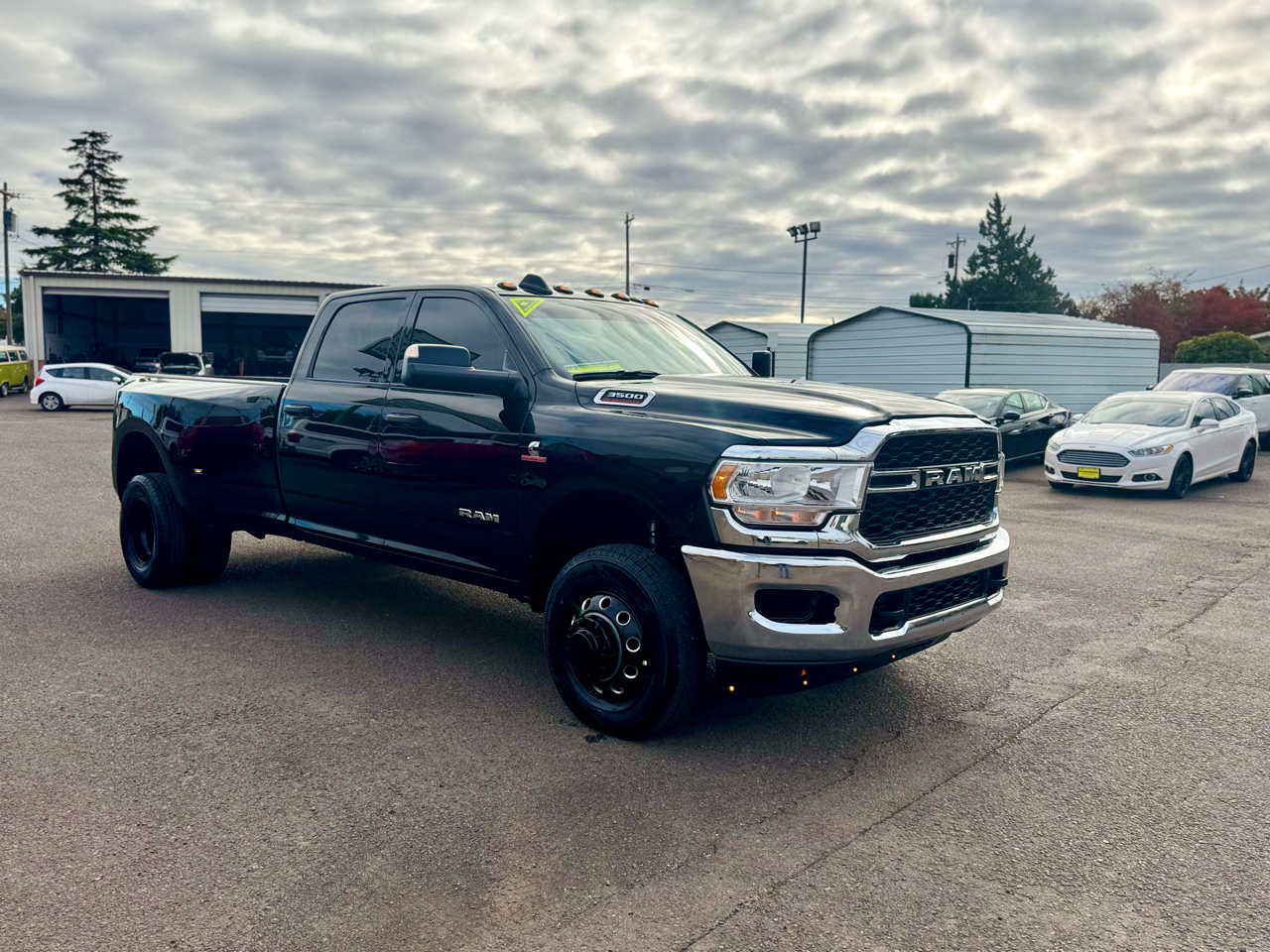 RAM 3500 Tradesman 4x4 Crew Cab 8' Box 2022 RAM 3500 Tradesman 4x4 Crew Cab 8' Box 2022