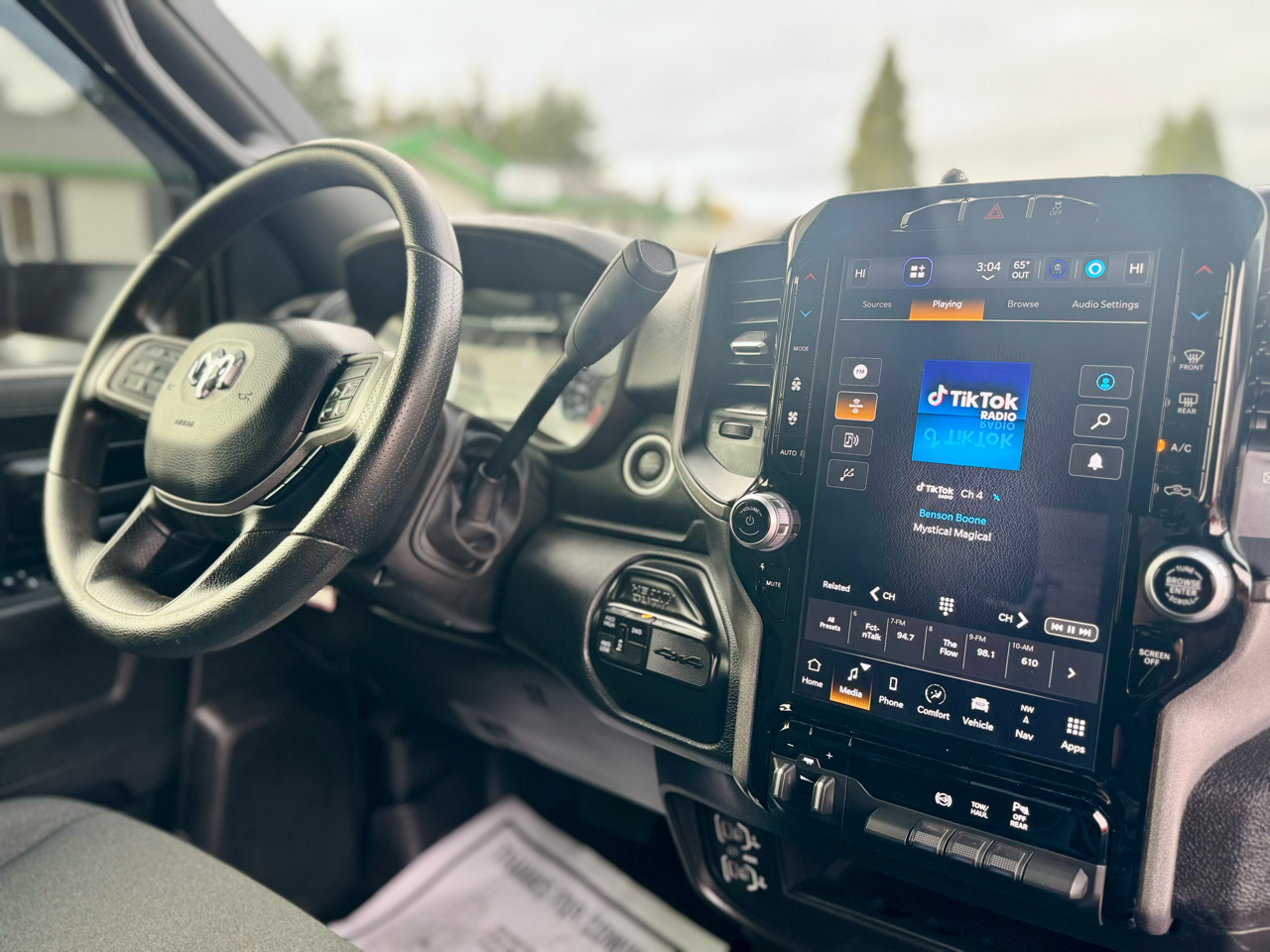 RAM 3500 Tradesman 4x4 Crew Cab 8' Box 2022 RAM 3500 Tradesman 4x4 Crew Cab 8' Box 2022