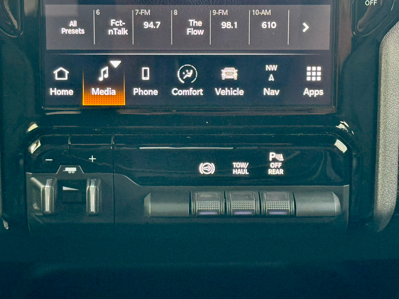 RAM 3500 Tradesman 4x4 Crew Cab 8' Box 2022 RAM 3500 Tradesman 4x4 Crew Cab 8' Box 2022