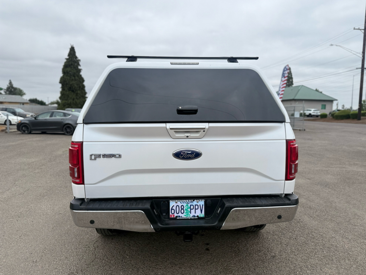 Ford F-150 4WD SuperCrew 157" Lariat w/HD Payload Pkg 2015