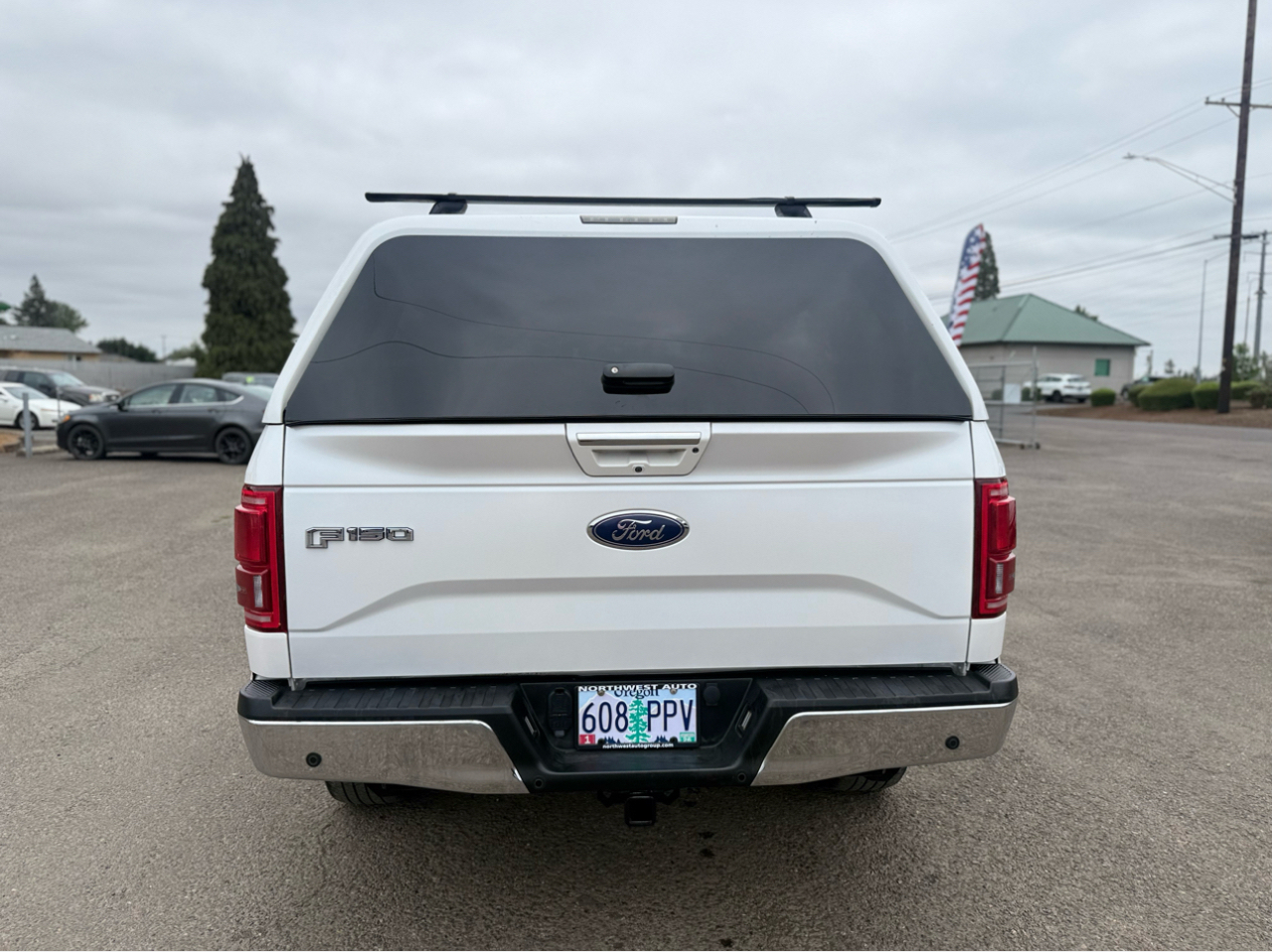 Ford F-150 4WD SuperCrew 157" Lariat w/HD Payload Pkg 2015